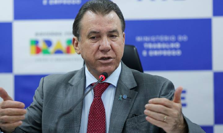 Brasil fecha 2025 com aumento de 5% no estoque de empregos