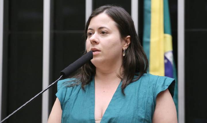 Comissão aprova inclusão de livros didáticos e jurídicos na política de logística reversa