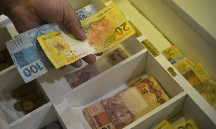 Inflação usada para corrigir salários acumula 4,11% em 12 meses