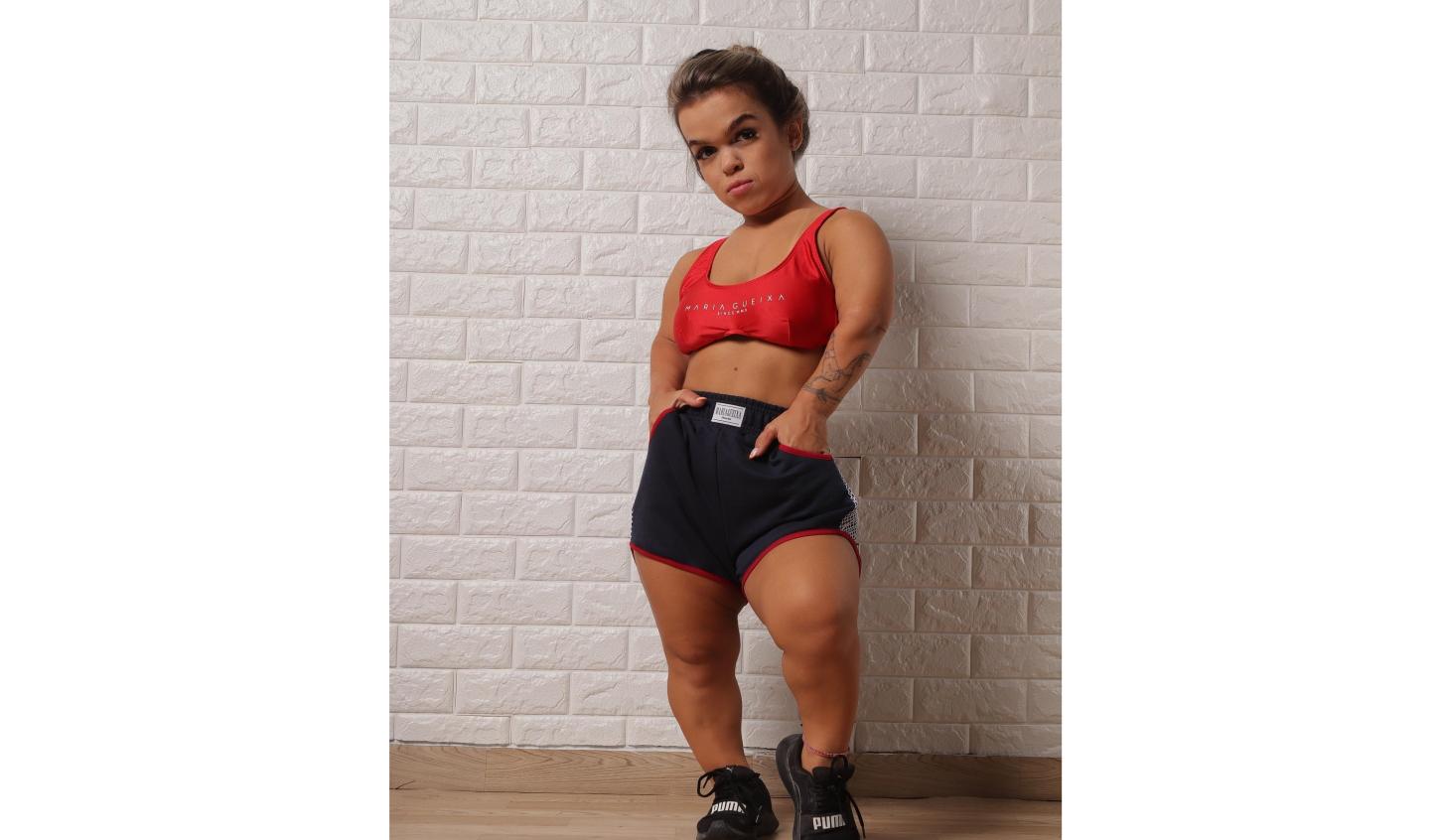 Mini Gabys, influenciadora com nanismo, fatura mais de R$ 80 mil com conteúdo adulto