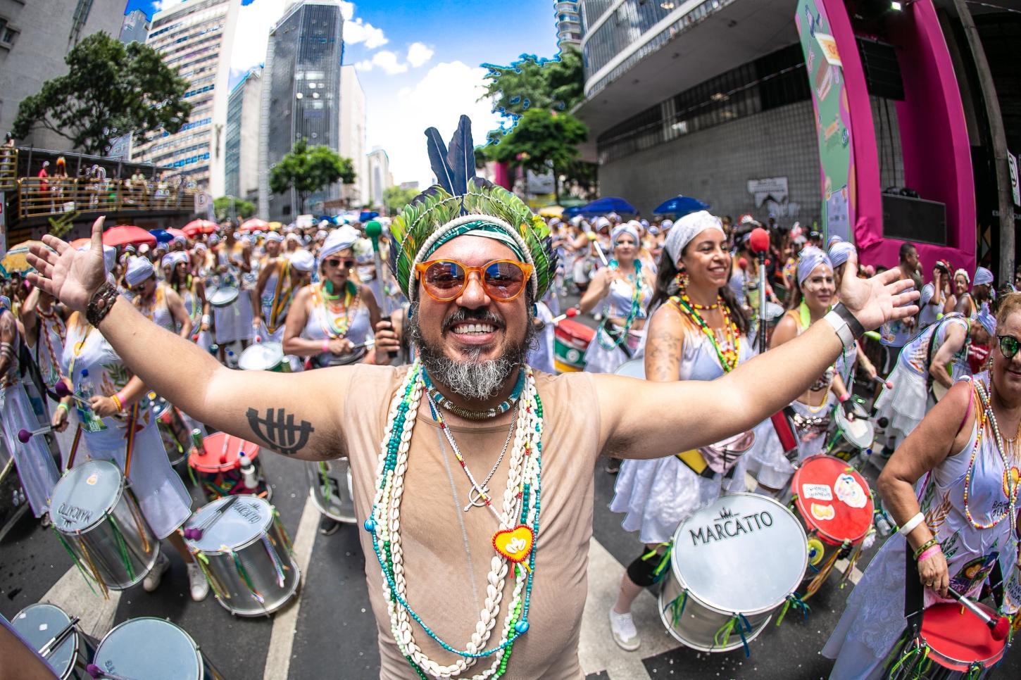 Carnaval 2025: com ensaio já neste sábado, Baianas Ozadas abre inscrições para bateria e ala de dança