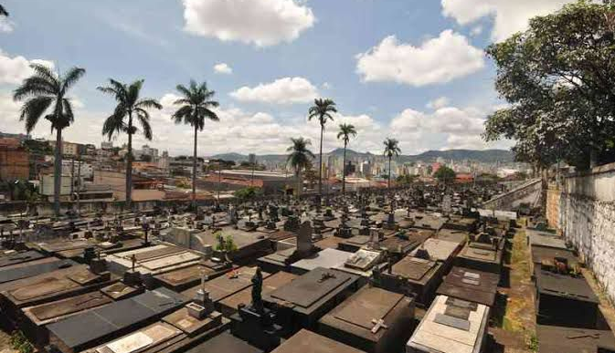 Cemitério do Bonfim recebe a última visita guiada do ano