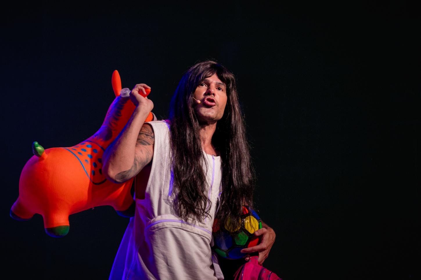 Rodrigo Sant'anna apresenta novo show em BH