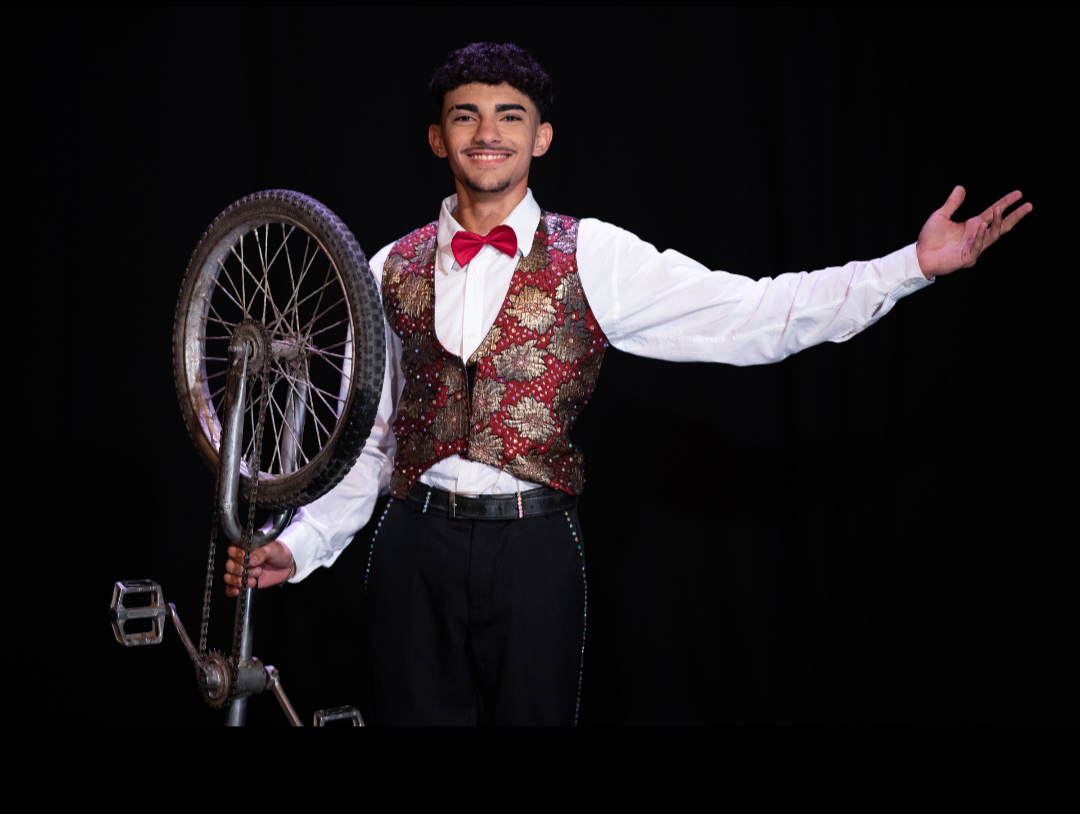 Circo gratuito fica montado em Mário Campos até a próxima semana