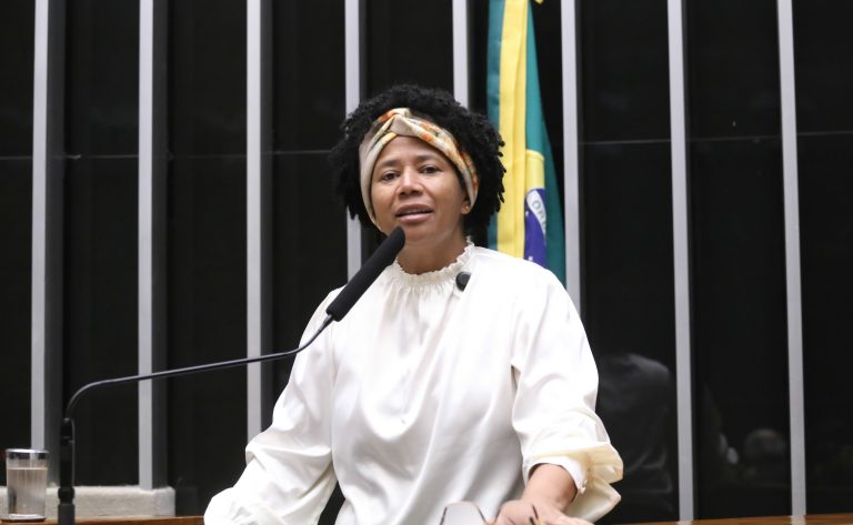 Comissão aprova novas regras para a caderneta de saúde de bebês prematuros