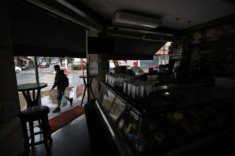 Inmet emite alerta de tempestade e vento na Região Sul