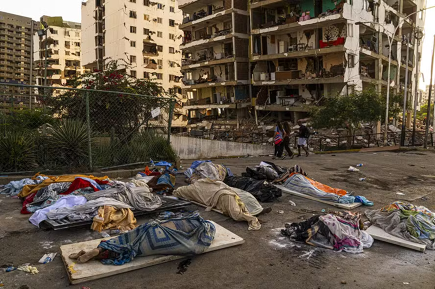 Caos no IML de Caracas: corpos se acumulam nas ruas após terremotos na Venezuela