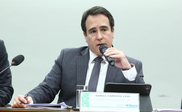 Secretário do Tesouro Nacional destaca crescimento econômico do país após a pandemia