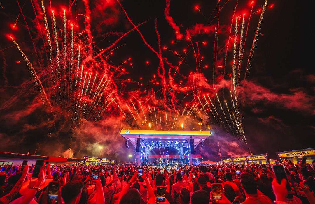 Esplanada fica pequena e CÊ TÁ DOIDO FESTIVAL anuncia mudança para o gramado do Mineirão