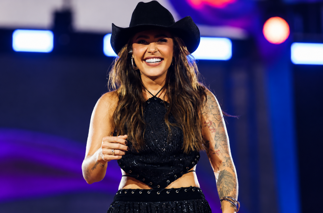 Lauana Prado anuncia retorno do projeto 