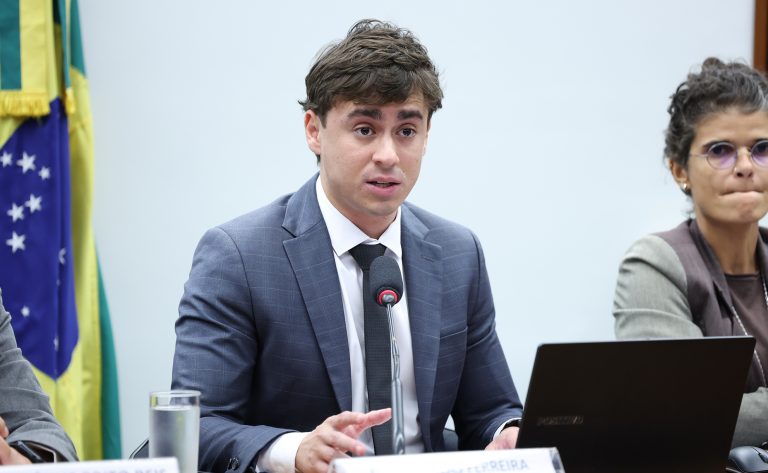 Conheça os dez deputados com maior votação proporcional em seus estados; PL lidera a lista