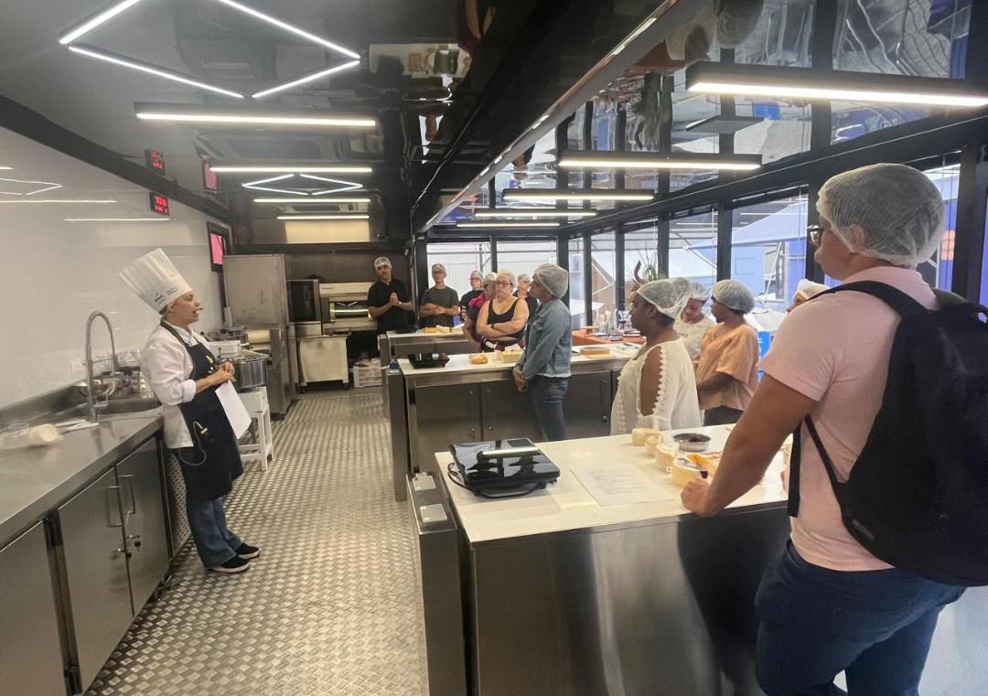 Da ora-pro-nóbis ao bolo de pote: Senac leva sete oficinas gastronômicas gratuitas à Festa das Rosas e Flores