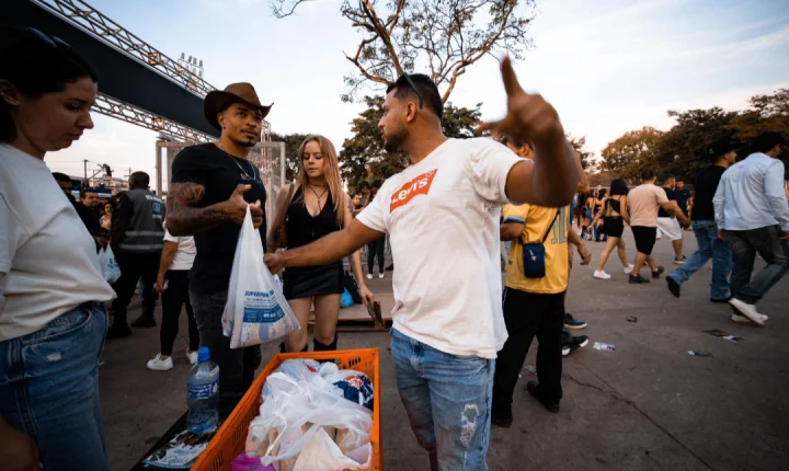 CÊ TÁ DOIDO FESTIVAL bate recorte e arrecada 25 toneladas de alimentos em Belo Horizonte