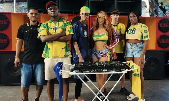 No clima do Hexa: 